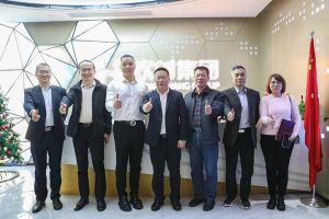 广州市与番禺区人力资源和社会保障局领导莅临乐鱼官方网站,乐鱼leyu(中国)
集团调研指导